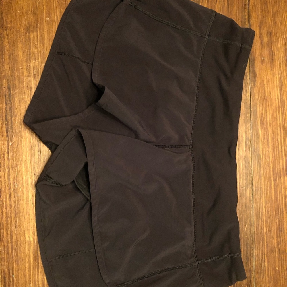 Lululemon speed up shorts black size 6 2.5 inseam